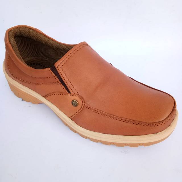 Sepatu pria kulit /sepatu santai /sepatu slip on/ sepatu kasual /sepatu gradino 05 tan