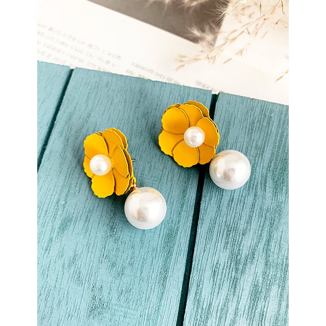 LRC Anting Tusuk Fashion Alloy Flower Pearl Stud Earrings F91821