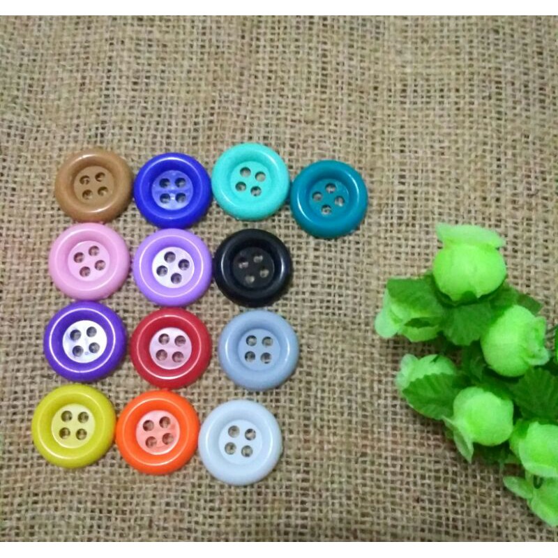 kancing besar 2,5 cm