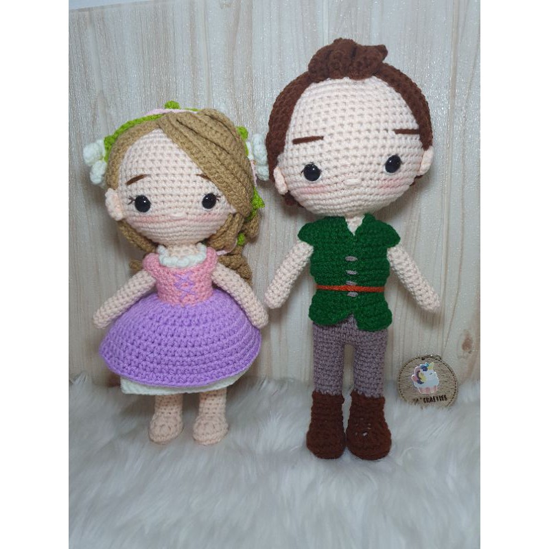 boneka rajut rapunzel dan prince flynn