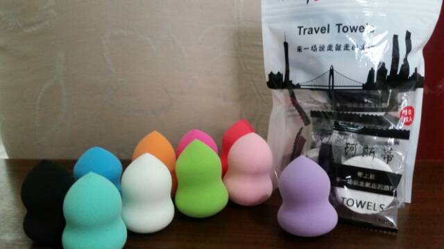 FREE TRAVEL TOWEL  SPONGE BEAUTY BLENDER GUCI .