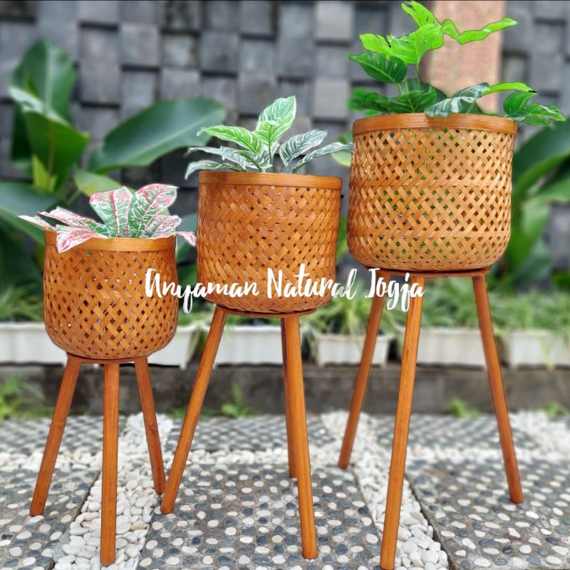 cover pot bambu / pot tanaman / pot standing / anyaman bambu
