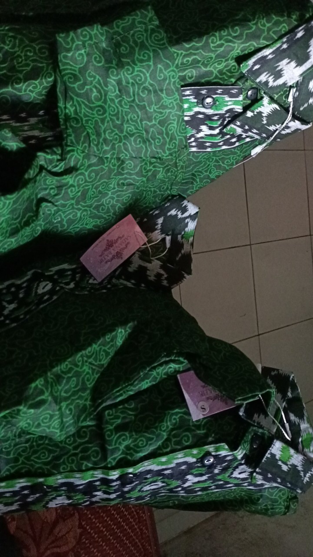 Sadana - Batik Anak Kemeja Mega Mendung Biru, Merah, Dan Hijau Botol