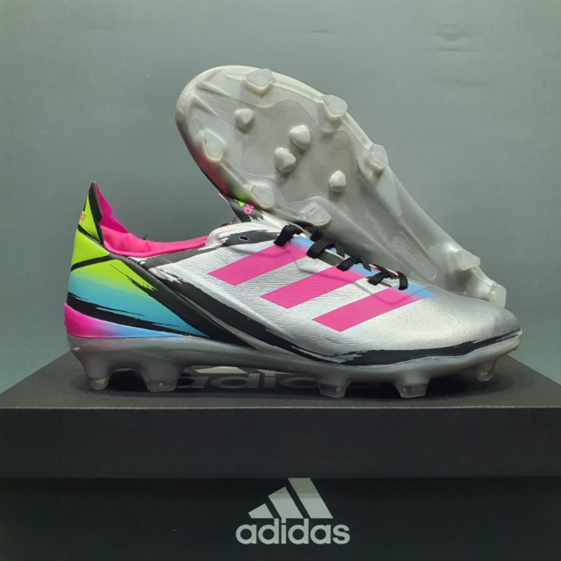 Sepatu Bola Adidas Game mode Uniforia Pack