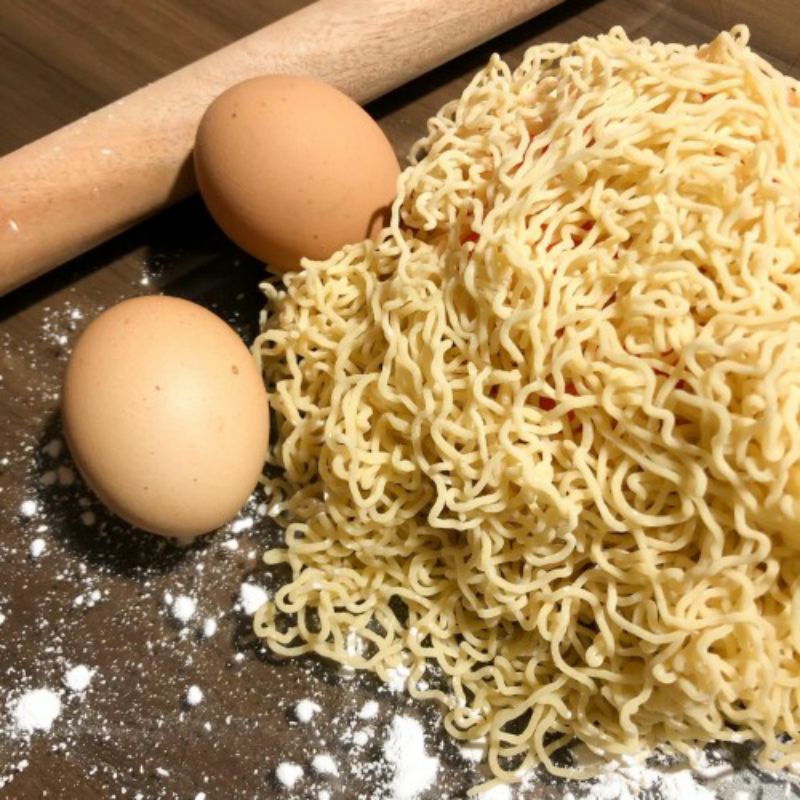 

MIE PANGSIT MENTAH HALUS PREMIUM / MIE AYAM PREMIUM