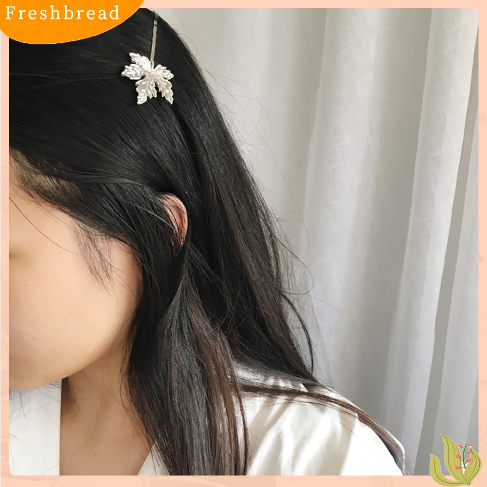 [Fresh] 2Pcs Jepit Rambut Bentuk Daun Maple Bahan Alloy Elegan untuk Wanita