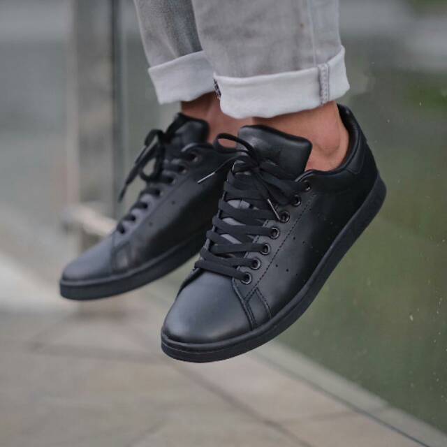SEPATU ADIDAS STANSMITH ALL BLACK