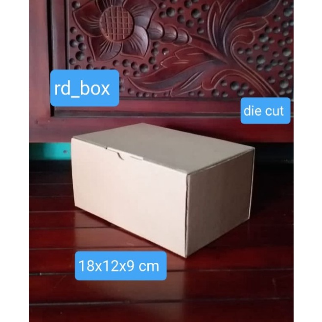 

kardus/karton/box uk 18x12x9 cm kotak kado,kotak baju,box die cut,box souvenir