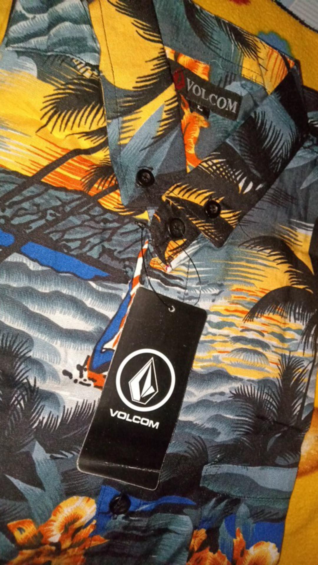 Kemeja Surfing Motif Pantai