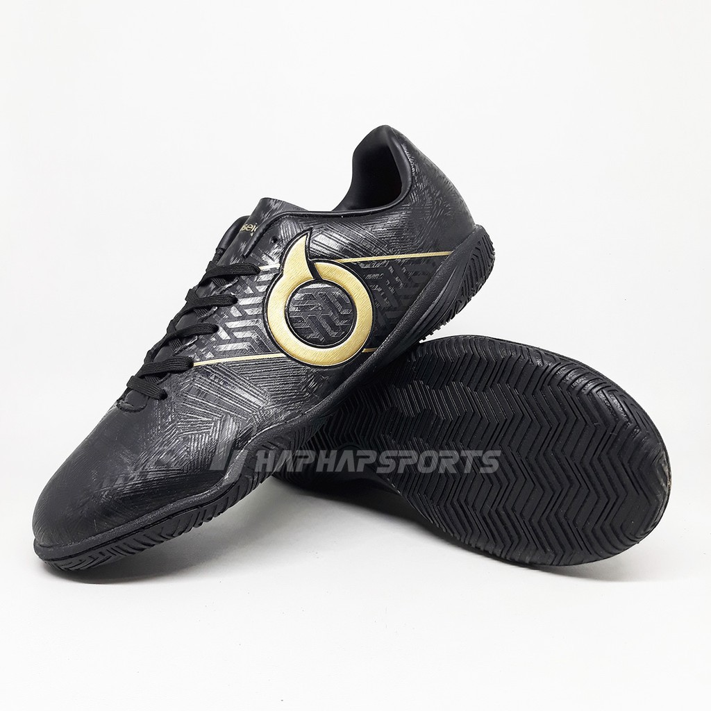 SEPATU FUTSAL ANAK ORTUSEIGHT SABRE IN JR