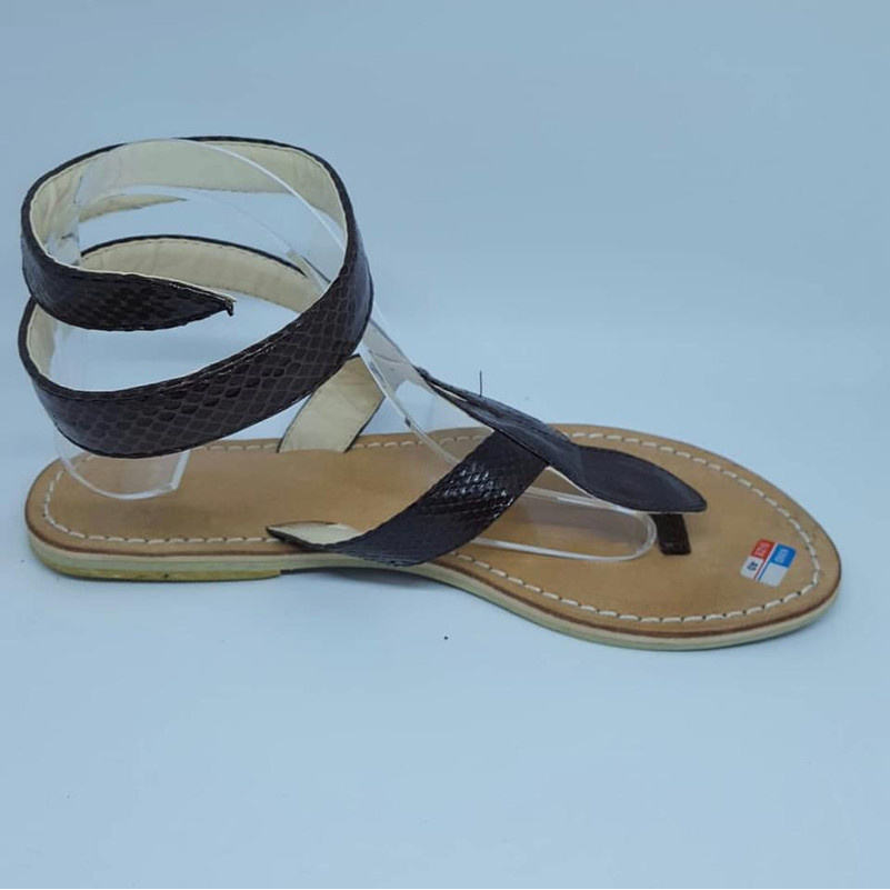 sandal wanita tali lilit kulit hitam 
