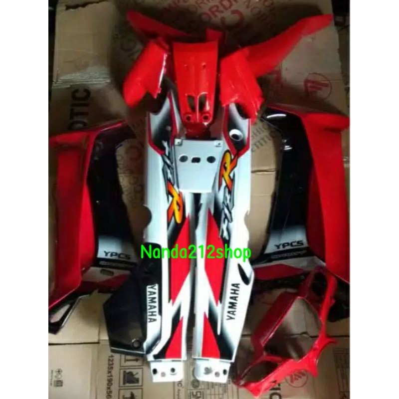 Cover body full alus f1zr merah putih
