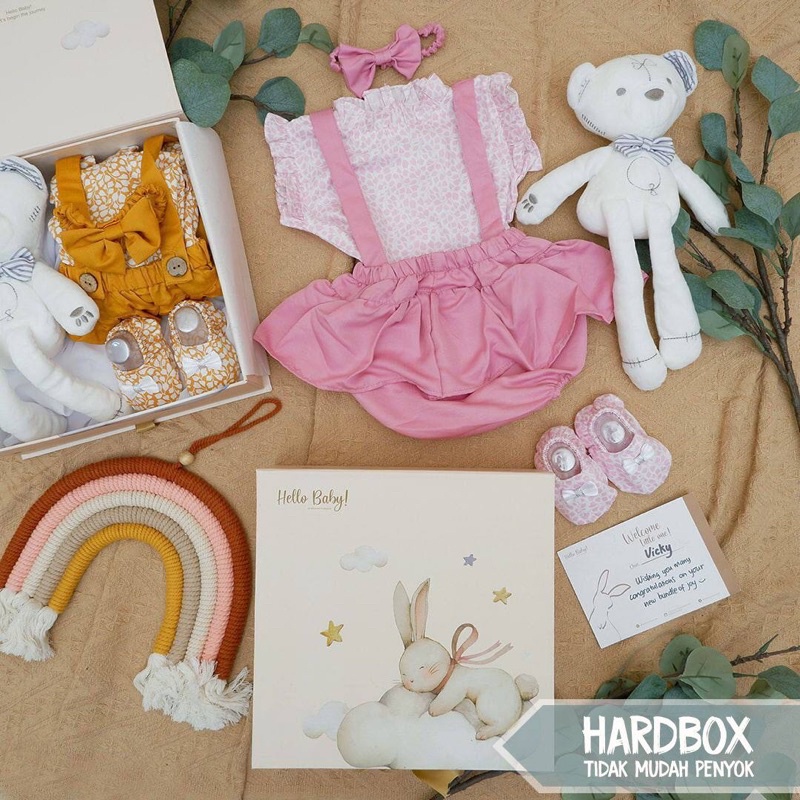 LIO039 Girls Hello Baby Hampers 0-12 months/ Hampers bayi newborn/ Kado bayi/ baby girl gift set