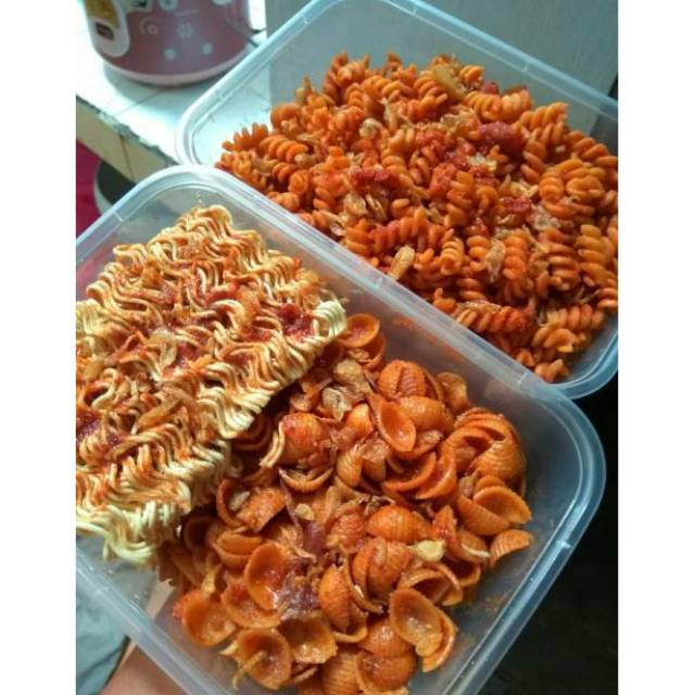 

MAKARONI / MAKARONI UNTIR / MAKARONI KERANG /MIE KRITING / MIE LIDI PEDAS KRIUK DAN GURIH