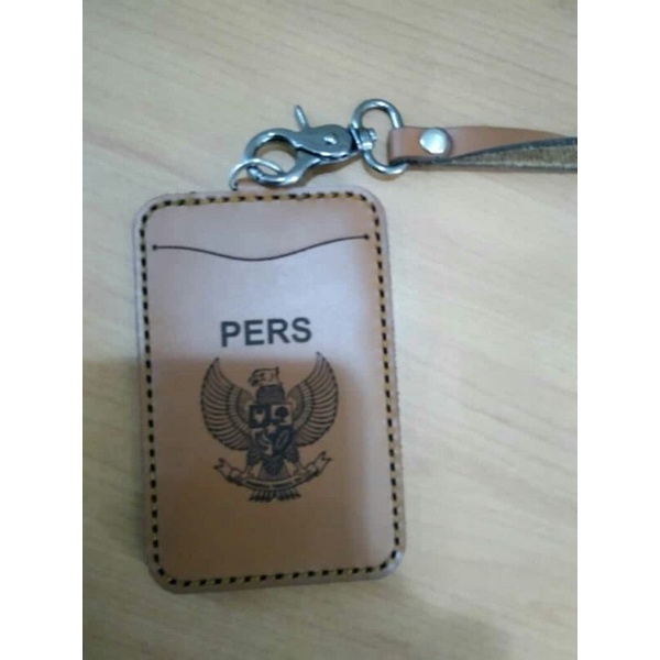 

ganntungan id card pers tali id card pers name tag id card pers