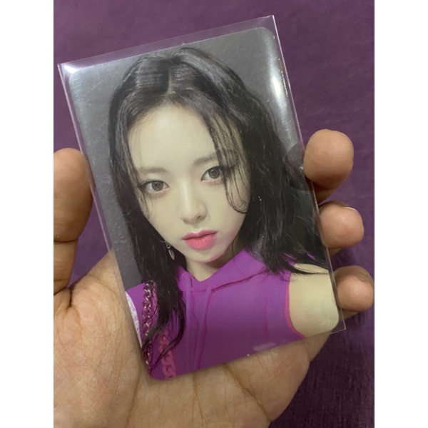 WTS YEJI SPECIAL EDITION JEWEL CRAZY IN LOVE AND YUNA SPECIAL EDITION JEWEL CRAZY IN LOVE PHOTOCARD