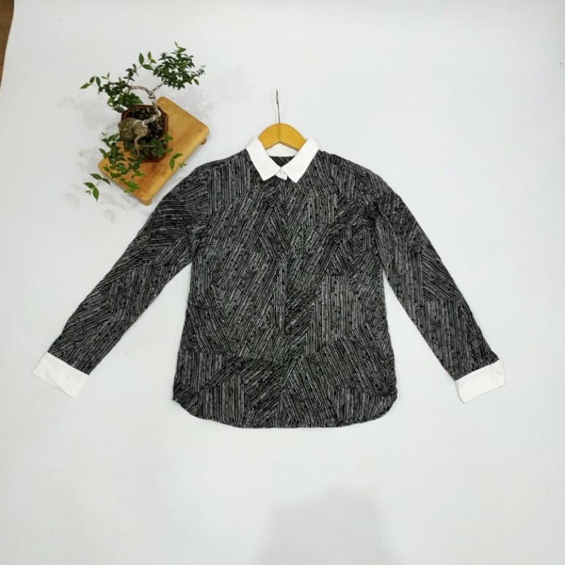 thrift shop/ vintage/ thrift kemeja/ pakaian wanita/