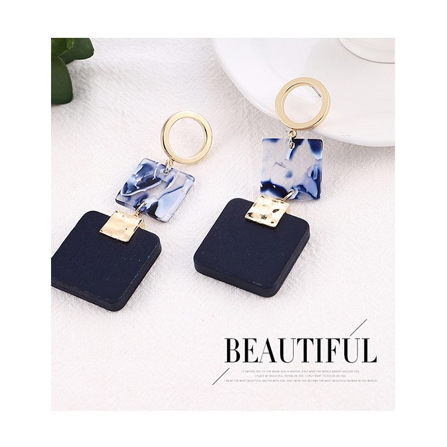 LRC Anting Tusuk Fashion Square Plate Earrings Y61267