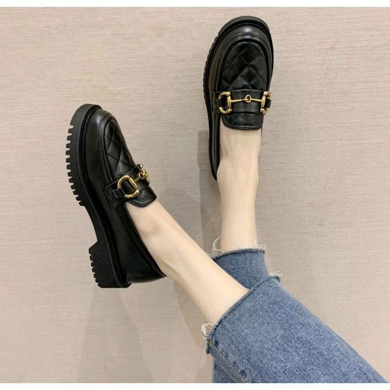 Sepatu Docmart Wanita Hitam / Sepatu Loafer Wanita Dinar / Sepatu Wanita Terbaru / Bisa Cod