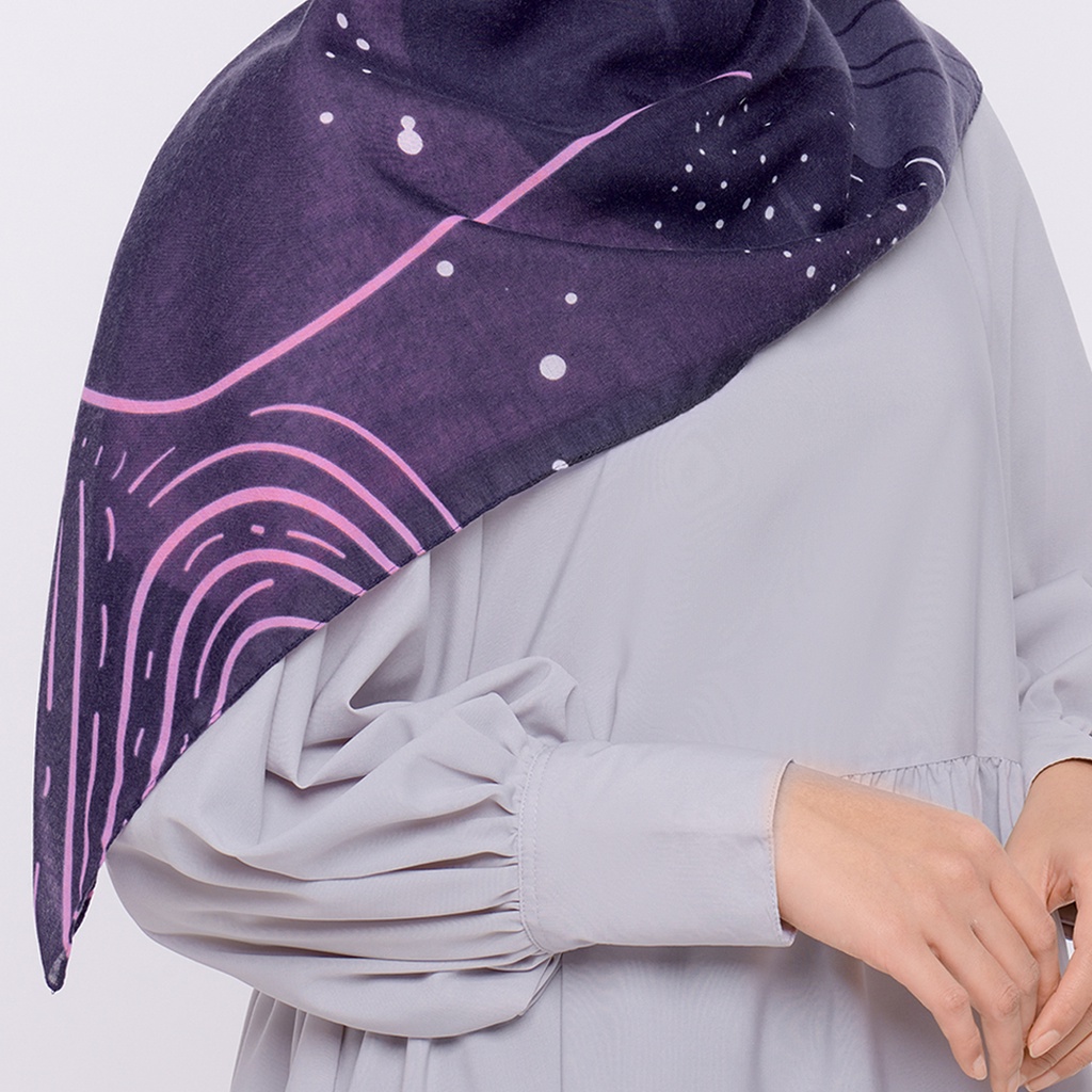 ZM Zaskia Mecca - Maura Navy Scarf Kerudung Segi Empat Wangi Water Splash