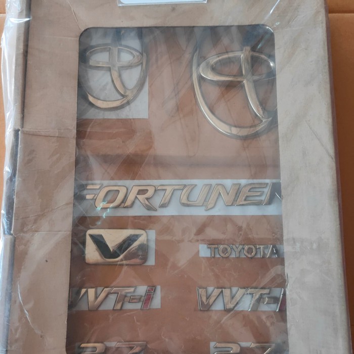 gold emblem fortuner emblem emas fortuner