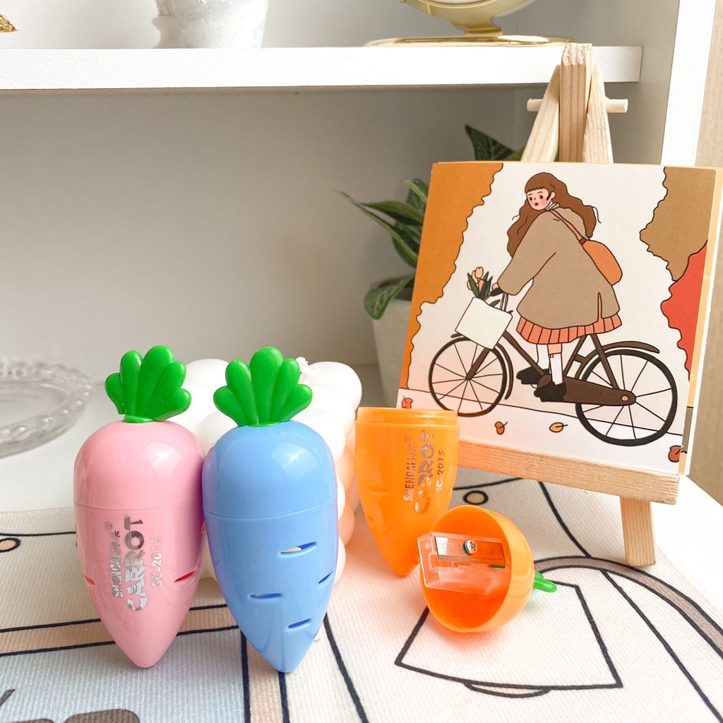 

RAUTAN WORTEL / SERUTAN PENSIL BENTUK WORTEL MINI CARROT VEGETABLE WARNA-WARNI PASTEL LUCU