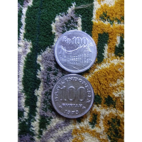 Uang koin kuno 100 Rupiah Tebal Rumah Gadang tahun 1973