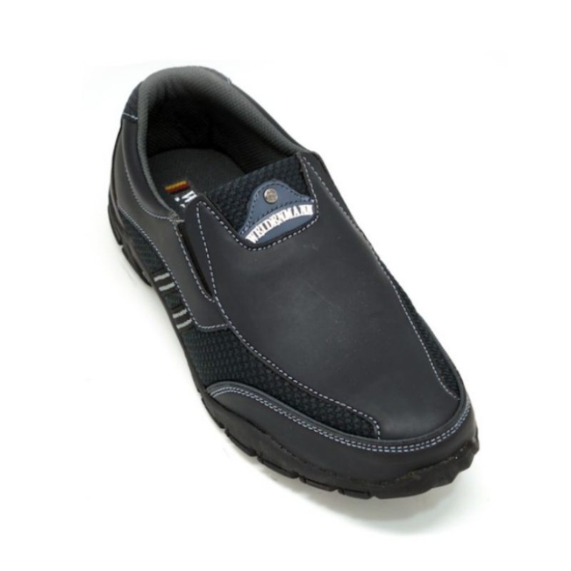 Sepatu Casual Slip On Pria Weidenmann Walker 03 Hitam