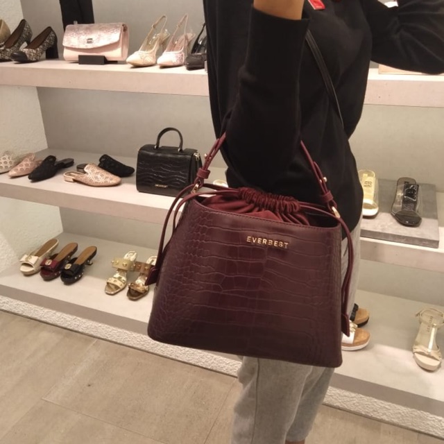 Tas everbest ori seri akiko Shopee Indonesia Tas everbest ori seri akiko Shopee Indonesia