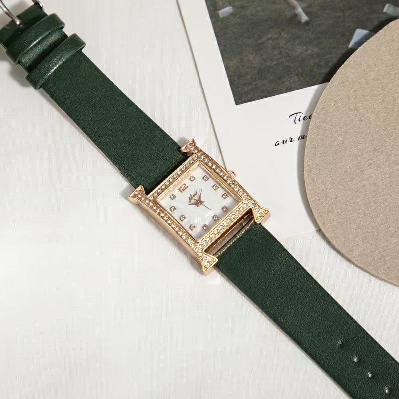 DS J034 Jam Tangan Wanita Fashion Korea Analog Quartz Bahan Kulit Bentuk H Import Murah