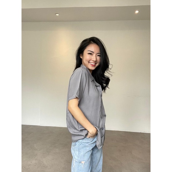 HAWAII SHIRT KEMEJA WANITA KATUN RAYON POLOS LENGAN PENDEK KERAH HEM KANCING TANGAN ALLSIZE GROSIR-ABU