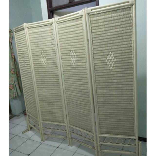 Partisi rotan 4 pintu preloved / sekat rotan