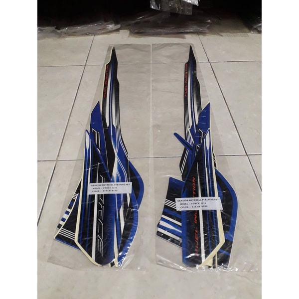 STRIPING STIKER LIS BODY MOTOR YAMAHA FORCE 2013 BIRU