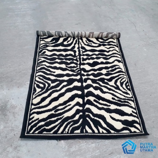 Karpet Lantai Monokrom 100x150 Animal Zebra, Karpet Permadani Bulu Tebal Black Cream-1
