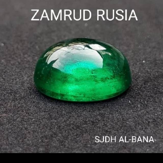 Batu Zamrud Rusia