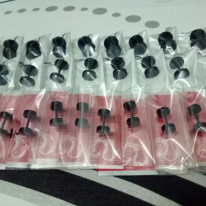 Anting marbel cowok warna black 3 ukuran bahan stainless steel