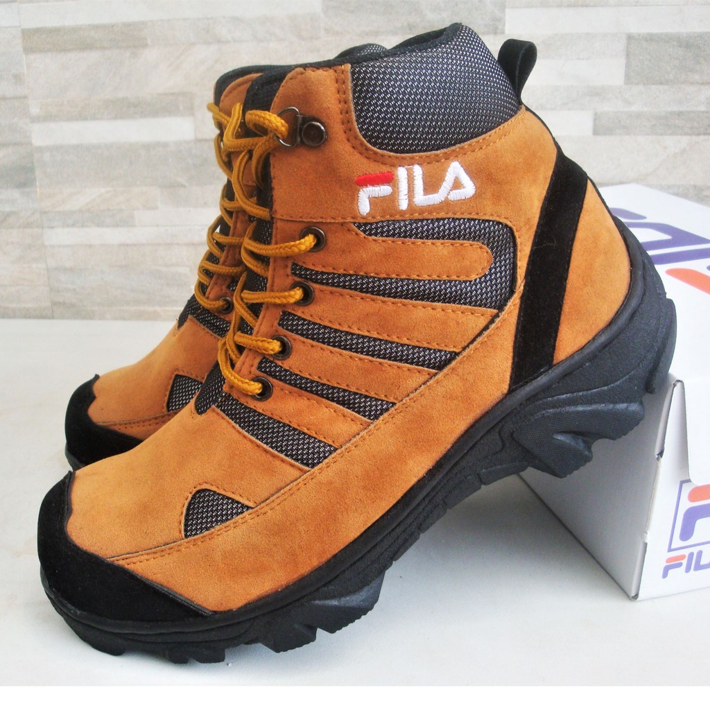 Sepatu boots pria resleting zelda cactus - Sepatu Safety Boots Fila Tracking