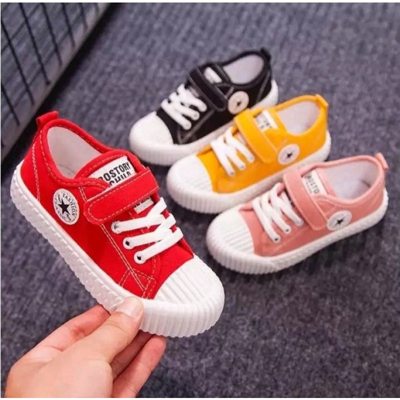 Sepatu CLASSIC Anak Laki-laki&amp;Perempuan/ Sneaker CLASSIC/ Sepatu sekolah Anak laki laki dan perempuan Size 26-37 Rp