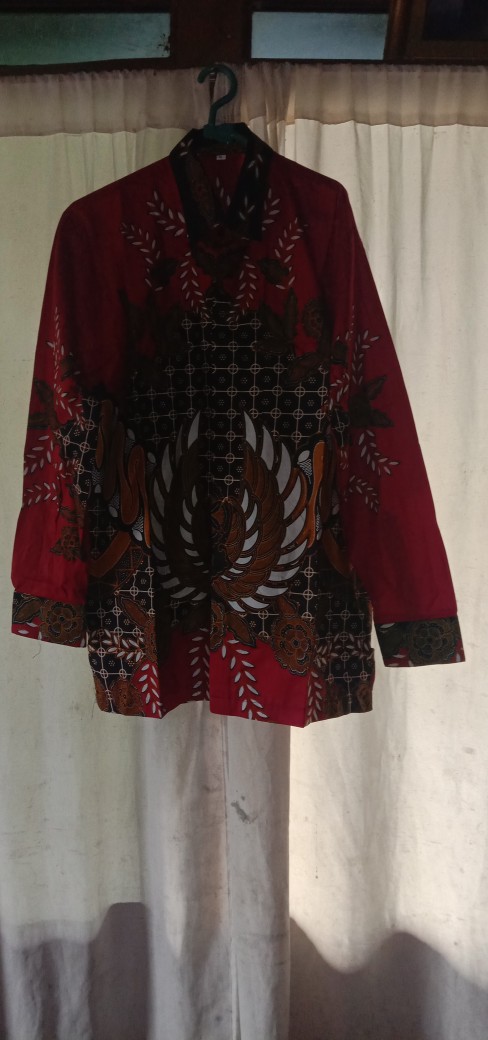 Kemeja Batik Lengan Panjang Motif Adipati