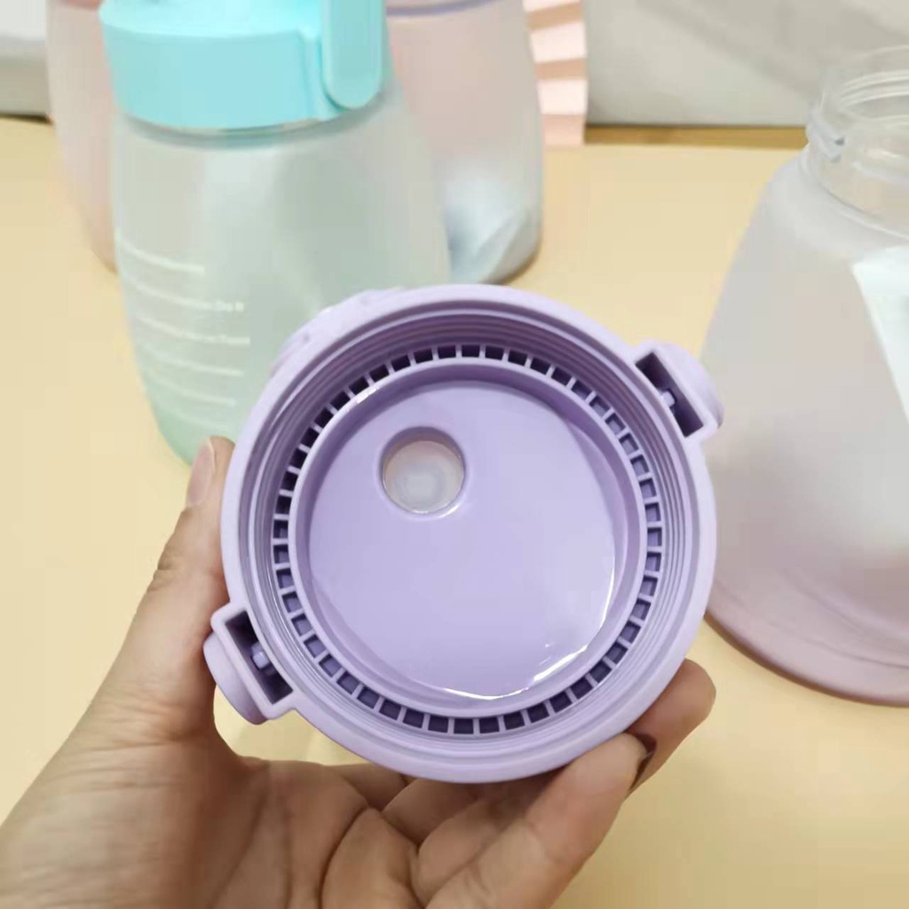 Botol Air Minum Kapasitas Besar 1300ml Bahan Plastik Dengan Sedotan