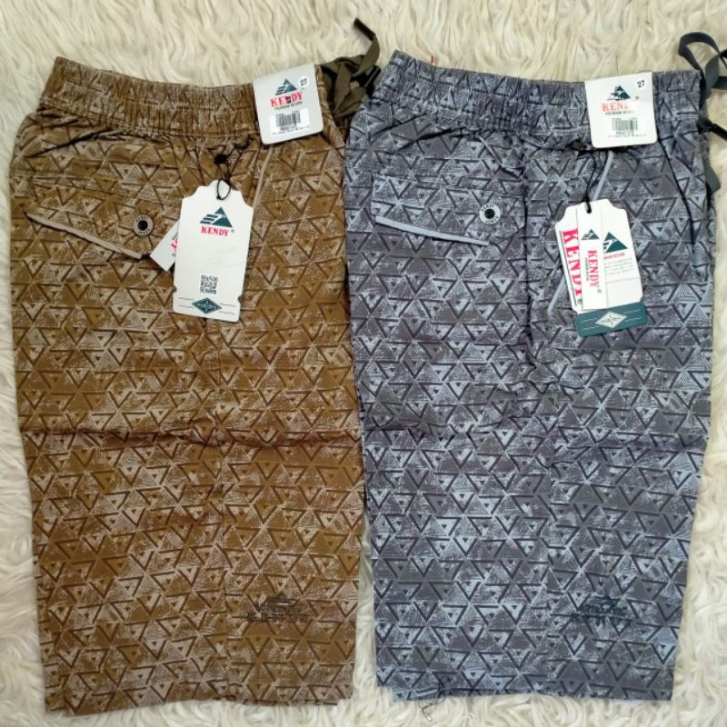 celana kendi motif pendek