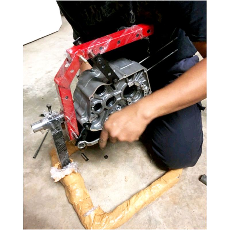 dudukan mesin engine stand