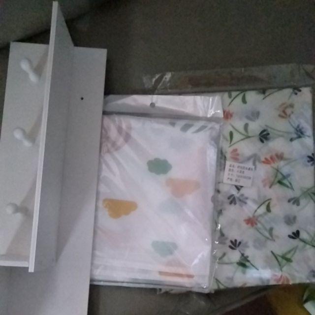 Rak Dinding Dekoratif Mini Dengan 3 Hook Untuk Pajangan