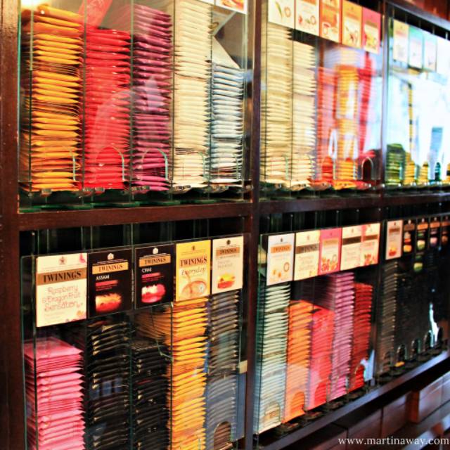 TWININGS OF LONDON TEA IN A TEA BAG PART 1/2