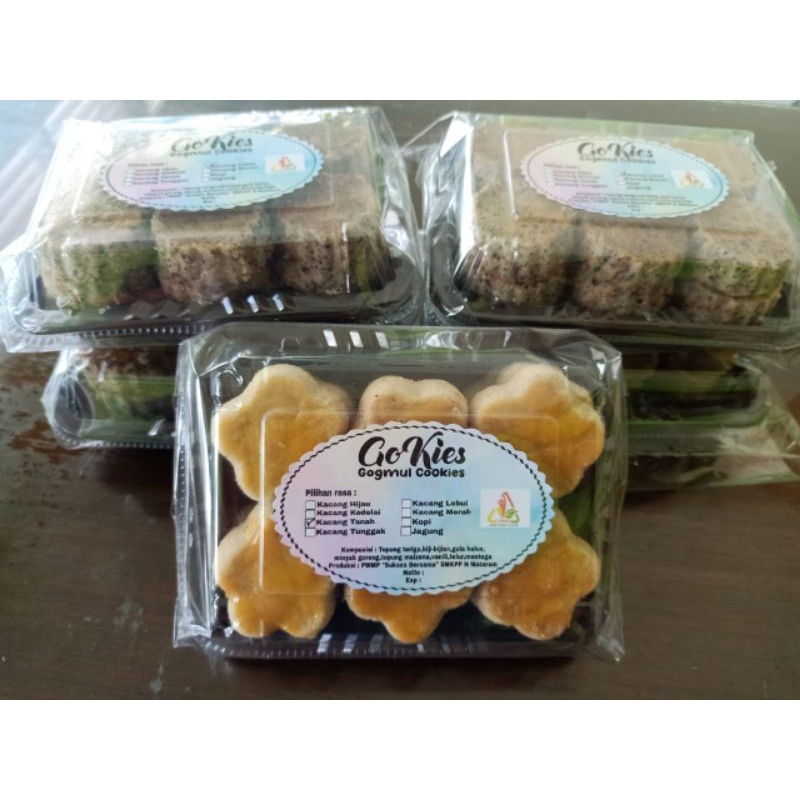 

Gokies kue kering kacang-kacangan