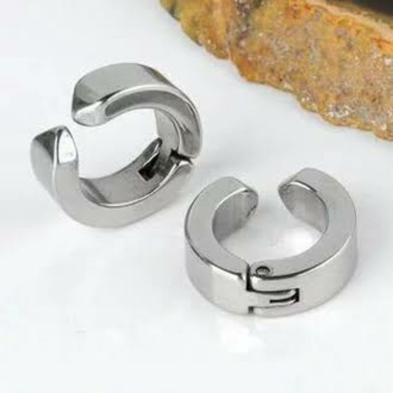 1 (SATU) PASANG ANTING JEPIT PUTIH PRIA (TIDAK PERLU TINDIK SEGALA)