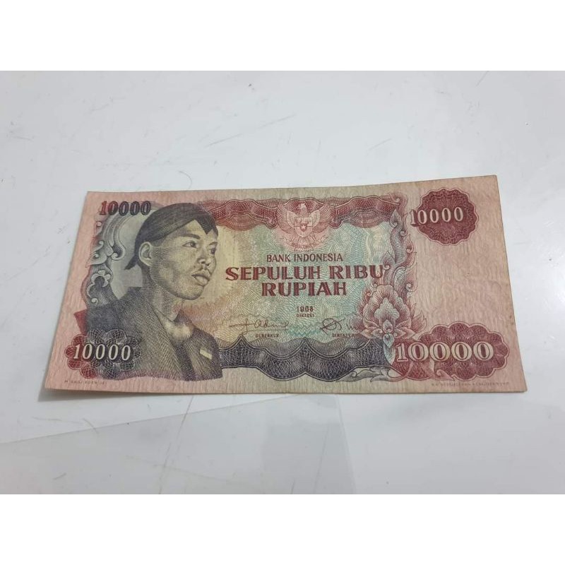 1 lembar uang kuno 10.000 Rupiah Jenderal Sudirman 1968
