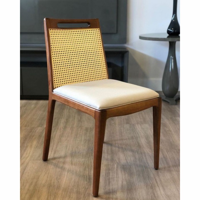 Kursi Rotan Kayu Jati Dudukan Busa – Kursi Retro Scandinavian Minimalis