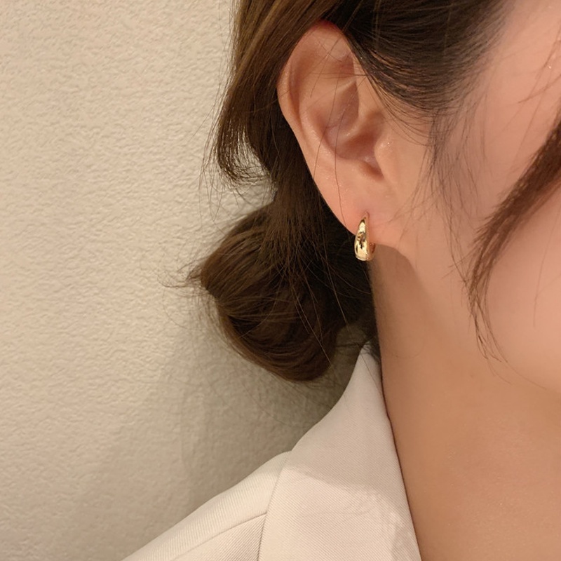 Anting Bentuk Lingkaran Kecil Bahan Logam Warna Emas Dan silver