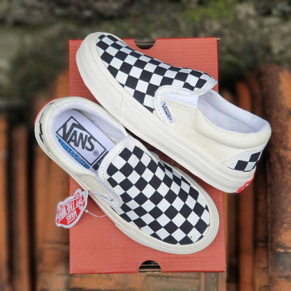 SEPATU ANAK VANS SLOP